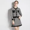 Abiti da lavoro Bella Autunno Inverno 2 pezzi Set Donna Nero Bianco Plaid Maglia O-Collo Maglione Cardigan Vita alta Mini Gonna Abiti Abiti