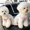 Honden ontleende huisdier onderstreept honden touw reizen winkelen huisdieren benodigdheden voor teddy