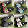 Pantofole da donna con diapositive Infradito Sandali Desinger Pantofola antiscivolo Fiori floreali neri Scarpe con fiori verdi Scava fuori Scarpe da spiaggia EU35-47 Con scatola 311