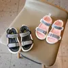 Chaussures d'été pour enfants garçons et filles, bout ouvert, souples, légères, antidérapantes, chaussures de plage pour filles, sandales pour tout-petits