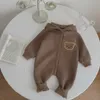 Rompers Roupas de bebê outono e inverno lã de lã de macacão nascida bote urso desenho animado mantém o casaco quente roupas de menina 230202