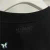 Дизайнерская футболка Vetements Рубашка Мужские футболки Vetements Антивоенная футболка большого размера Мужчины Женщины Повседневное летнее платье Мода Роскошный тренд Бренд Футболка высокого качества 1436