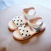 Sandles novas bolinhas bebê princesa fundo macio sandálias antiderrapantes sapatos de menina