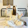Ropa de dormir para mujer, pijamas coreanos de fresa y Coral, ropa de casa de felpa para mujer, traje con capucha, invierno 2023