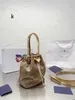 2023 designer Nouveau triangle inversé scintillant industrie lourde plein diamant cordon seau sac unique épaule mode messager main femme