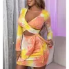 Casual jurken Sexy Tie Dye Gedrukte mini -jurk met lange mouwen 2023 Zomer Hollow Out V Neck Bodycon voor vrouwen strakke korte club D019