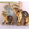 Dekorativa föremål Figurer Golden Harts Elephant Statue Feng Shui Elegant Trunk Sculpture Lucky Wealth Figurine Crafts Ornament for Home Decor 230201