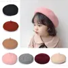 Haarschmuck 1 Stück Baby Mädchen Baskenmütze Einfarbig Vintage Beanie Cap Motorhaube für Kinder Kinder Säuglinge 2-8 Jahre alt