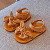 Flickor 2021 Sommarn New Children's Korean Baby Bowknot Soft Bottom Fashion Non-Slip Princess Shoes Sandaler E05104 0202