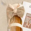 Dziewczęce Bow Rhinestone Małe skórzane lato 2022 Nowy kampus studencki Buty księżniczki Dzieci Bowtie Sandals Shoe 0202