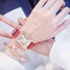 ساعة Wristwatches 2pcs Women Diamond Watch Starry Square Dial Bracelet Watches Ladies Leather Band Quartz Wristwatch Female (بدون صندوق)