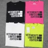 T-shirts voor heren van topkwaliteit Multicolor Vetements Limited Edition Fashion T-shirt Men 1 1 T-stuk kraagtekst geborduurde vrouwen shirts VTM G230202