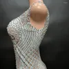 Stage Wear Robe de plumes de diamant d'argent sans manches Femmes Anniversaire Célébrer Outfit Robes de soirée Costumes de danseuse XS5774