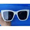 2023 Lunettes de soleil Designer Classic Eyeglass Goggle Outdoor Beach Sun Sunes For Man Woman Mix Couleur en option Signature triangulaire en option 238i