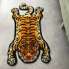 Mattor 150x90 cm Hem Djurform Rug Creative Handmade Tiger Mönster Sofa mattan Tapete Nordic Living Room Mat Anti Slip Area