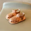 Sandales d'été en cuir pour enfants, sandales à bout fermé, semelle souple, chaussures de plage confortables pour enfants