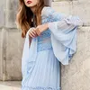 Casual Dresses Linda Della Fashion Designer Women Summer Modeller Temperament Flowing Blue Round Neck Hook Hollow Flear Hylsa Hög midja