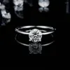 Ringos de cluster boeycjr 925 prata 4 1ct f color moissanite vvs1 anel de casamento de engajamento de design simples para mulheres