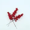 装飾的な花10PCS人工クリスマスベリーレッドフォームベリーDIYリース用供給用マルチタイプの枝クリスマスツリーデコレーション