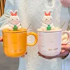 Copo de leite de cerâmica caneca de café fofa com lindagem de tampa de coelho e canecas de desenhos animados para mulheres presentes para mulheres 420ml