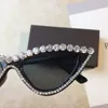 Occhiali da sole Vintage Luxury Crystal Diamond Cateye Donna Brand Designer Nero Rosa Cornice Cat Eye Occhiali da sole Bling Eyewear 230202