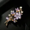 Pins Broches Friends Purple AAA Rinestone Flower For Women Party Office Fashion Brooch Regalos Joyería de aleación 230202