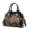 Kvällspåsar Real Cowhdie Bag Luxury Handväskor Kvinnor Designer Leopard Tryck Kvinnlig handväska Högkvalitativ