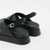 Sandali per il tempo libero Comfy Walk 2023 Summer Beach Rome Gladiator Shoes Women Designer Chic Flat Platform Black White Footwear