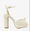 Elegante abito da sposa da sposa Scarpe Sacora Lady Sandali Perle Pelle Marchi di lusso Tacchi alti Donna che cammina 11