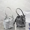 Designer-Eimertasche voller Diamanten, modische Handtasche, kleine Umhängetaschen, luxuriöse Geldbörse, Leder-Umhängetasche