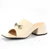 Designer classiques femmes ganters de vache vacherie laquer en cuir ￩pais talons m￩tal metal femme chaussure plage paresseuse sandales hautes chaussures grandes grandes