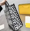 2023 Tote Shopping Bag Borsa a tracolla Messenger Grande lettera Hardware in vera pelle Spalla larga staccabile