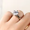 Anello solitario Premium da 0,5 ct - 5 ct Classico elegante con diamanti Moissanite per donne Argento 925 Fidanzamento Moda Matrimonio Y2302