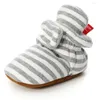 Primeiros Walkers Infant Shoes Baby Socks Garota Listra Gingham Botas de Bonoties Nascido Cotton Comfort