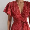 Robes décontractées d'été Femmes Habille à manches papillon Polka Dot Floral Imprimé en V Cou Neck High Sash Vintage Female Mini Red Vestidos 2023CASU