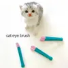 القط العناية بالبيئة هريرة عين العين فرك باليد باليد