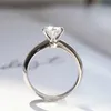 Anello solitario Premium da 0,5 ct - 5 ct Classico elegante con diamanti Moissanite per donne Argento 925 Fidanzamento Moda Matrimonio Y2302
