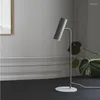 Vloerlampen Minimalistisch metalen woonkamer LED -lamp Creatief lichaam Roteerbaar ontwerp Slaapkamer Bedroom Studie Standslichten