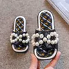 Slipper Princess Pearl Bow Little Girls Pu Leather Fashion Slippers For Kids Flats mjuk non glid utomhusbarn Sommarskor 0203