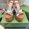 Ny Super High Suede Platform Sandaler Pumpar skor för kvinnors kvällskor Kvinnor klackade 155 mm lyxdesigners Ankel Strap Dress Shoe Factory Factorwear