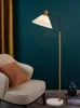 Lampy podłogowe nordycka lampa salon sypialnia głowa łóżeczka plisowana amerykańska retro niedrogi luksusowy pionowy drewnie bampy