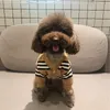 Designer Dog Vestuário Cardigan Imprimir Botão Quente Suéter para Animais de Estimação