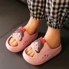 Pantoufle d'été pour enfants, chaussures confortables et respirantes, antidérapantes, fond souple, imprimés de dessins animés mignons, pantoufles pour bébés 0203