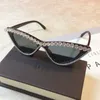 Occhiali da sole Vintage Luxury Crystal Diamond Cateye Donna Brand Designer Nero Rosa Cornice Cat Eye Occhiali da sole Bling Eyewear 230202