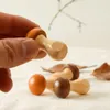 테이블 매트 2pcs 버섯 젓가락이 저장 랙 크리에이티브 젓가락 홀더 선물 나무 중국 주방 용품