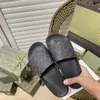 Designer gummibilder tofflor Italien kvinnor män sandaler strand slip på platt vintage blommor plattform skor flip flops randiga dubbla g scuffs mules 35-45