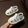 Sandaler baby flickor pojkar sommar sandaler spädbarn anti-kollision småbarnskor mjuk botten äkta läder barn barn strand sandaler 230203