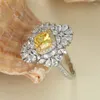 Anéis de casamento Classic Silver Color Ring White Zircon Flor Novo amarelo Crystal Square Stone for Women Bridal Jewelry