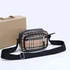 Marca de lujo Vintage plaid Diagonal Mochila Diseñador bolsa hombres mujeres Deportes al aire libre bolsa de cámara Monedero de moda 19138