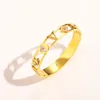 Luxe armband 18K Gold Bangle Design Letters For Women Diamond Pearl Bracelet Fashion Sieraden Party Bruiloft Accessoires Liefhebbers2247121